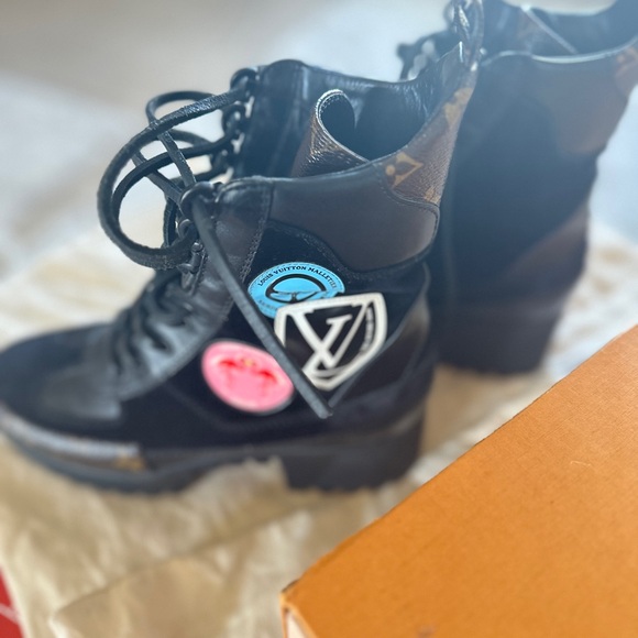 Laureate Platform Desert Boot - Picture 3 of 8